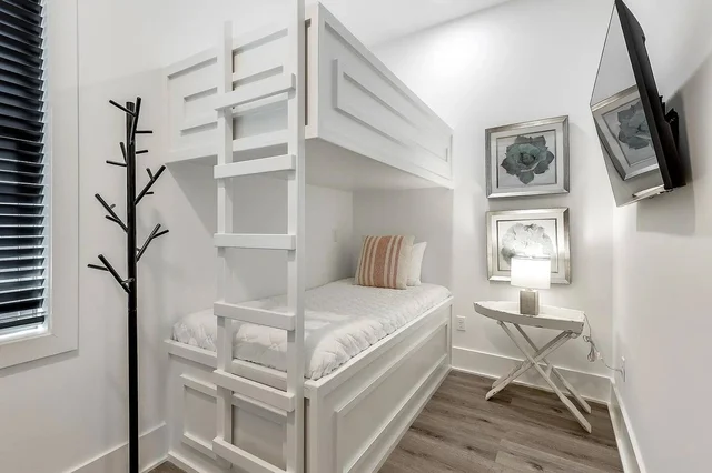 BEDROOM image 1
