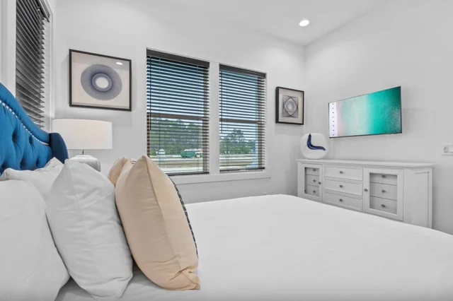 BEDROOM image 1