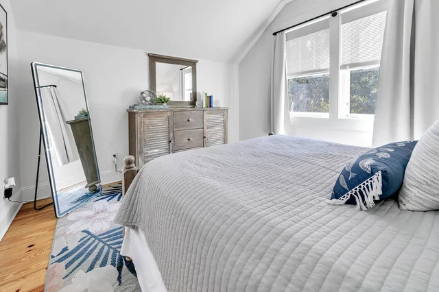 BEDROOM image 1