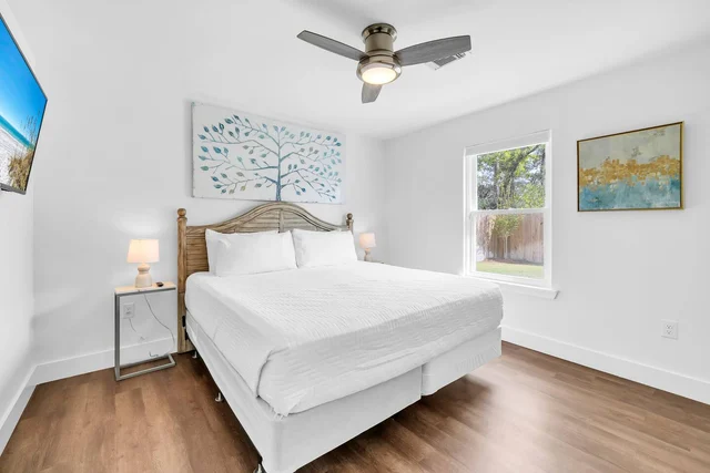 BEDROOM image 1