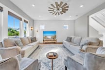 Walk to Beach in 15! Pet Friendly, Pool, Dock #156