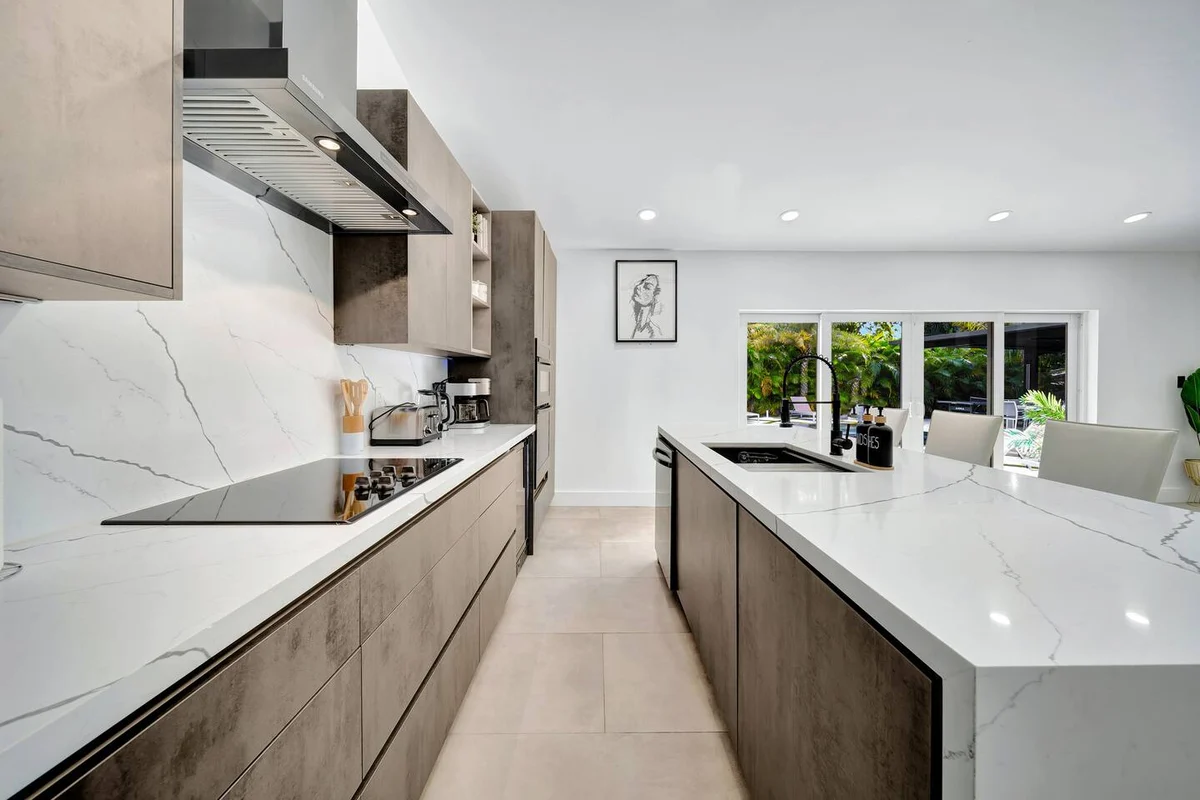 Home in Miami property photo 2