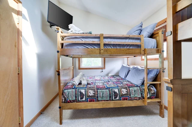BEDROOM image 1