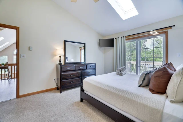 BEDROOM image 1