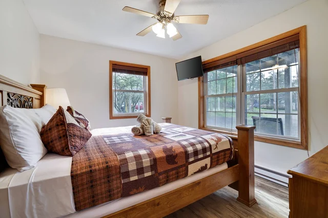 BEDROOM image 1