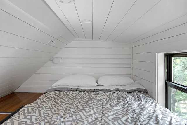 BEDROOM image 1