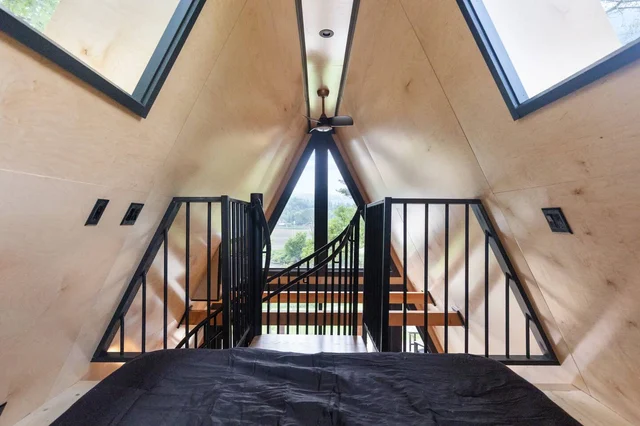 BEDROOM image 1