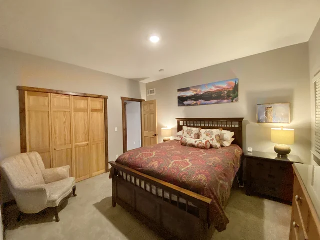 Bedroom 2 image 1