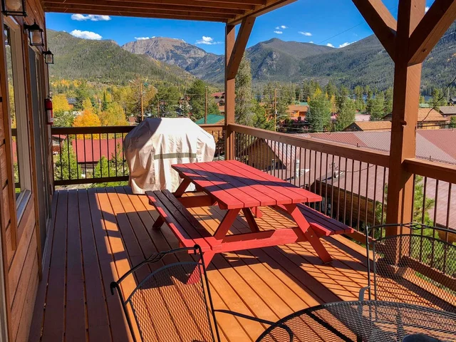 Amazing View! Sauna 1 Block to Downtown 5BR Sleeps16 with 2 King Suites Game Rm #7