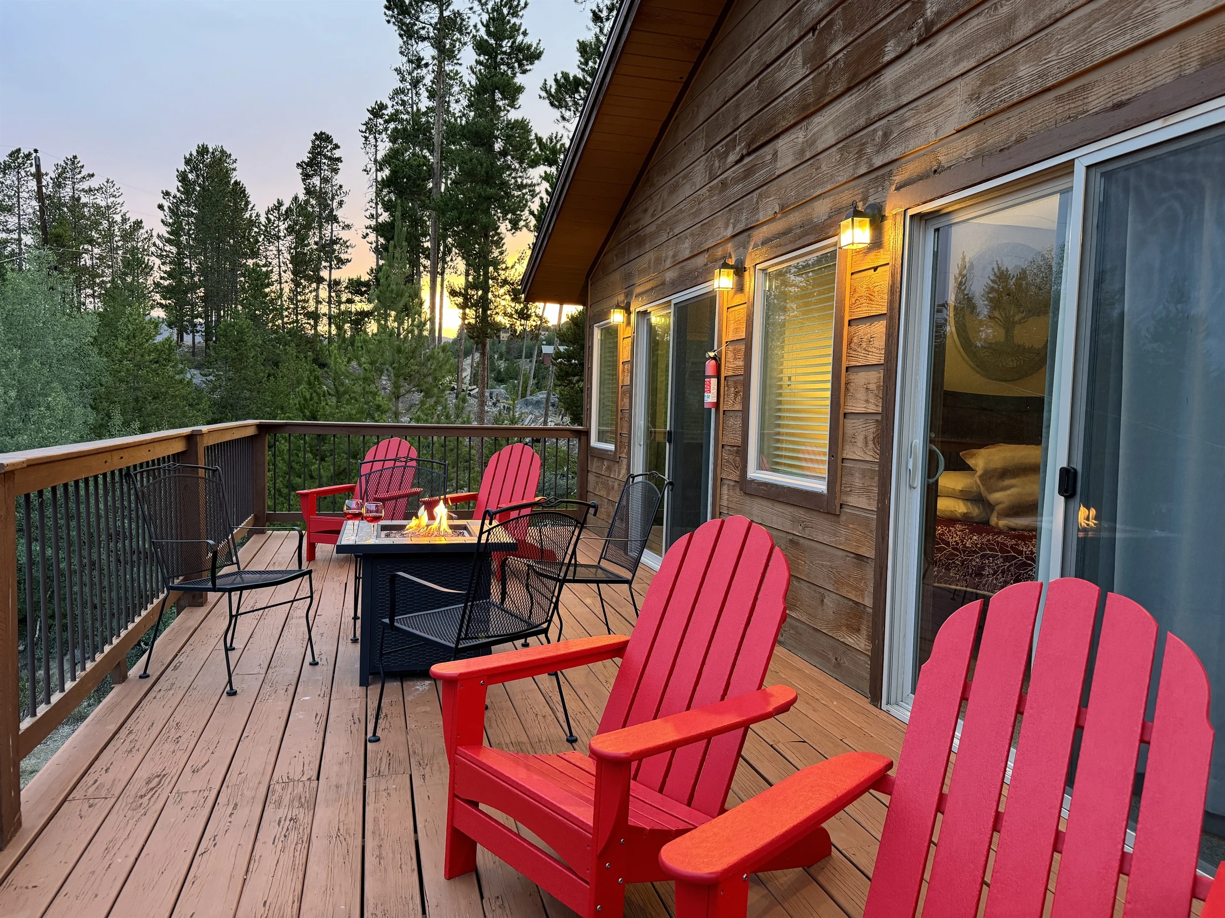 Amazing View! Sauna 1 Block to Downtown 5BR Sleeps16 with 2 King Suites Game Rm #36