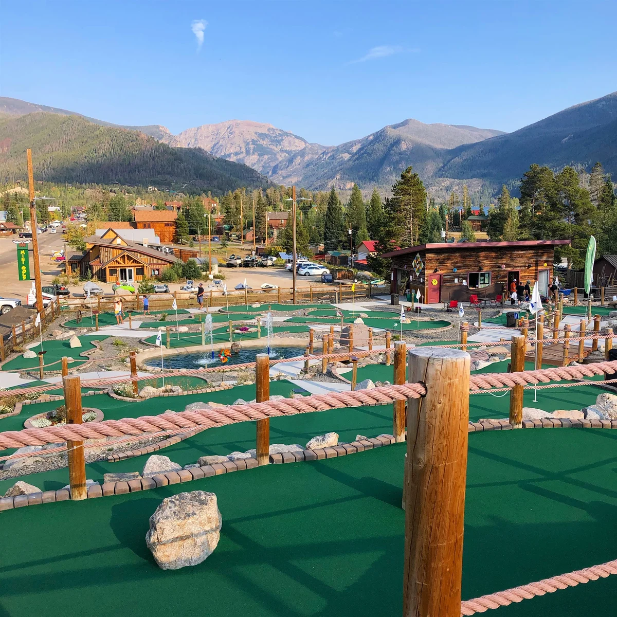 Amazing View! Sauna 1 Block to Downtown 5BR Sleeps16 with 2 King Suites Game Rm #60