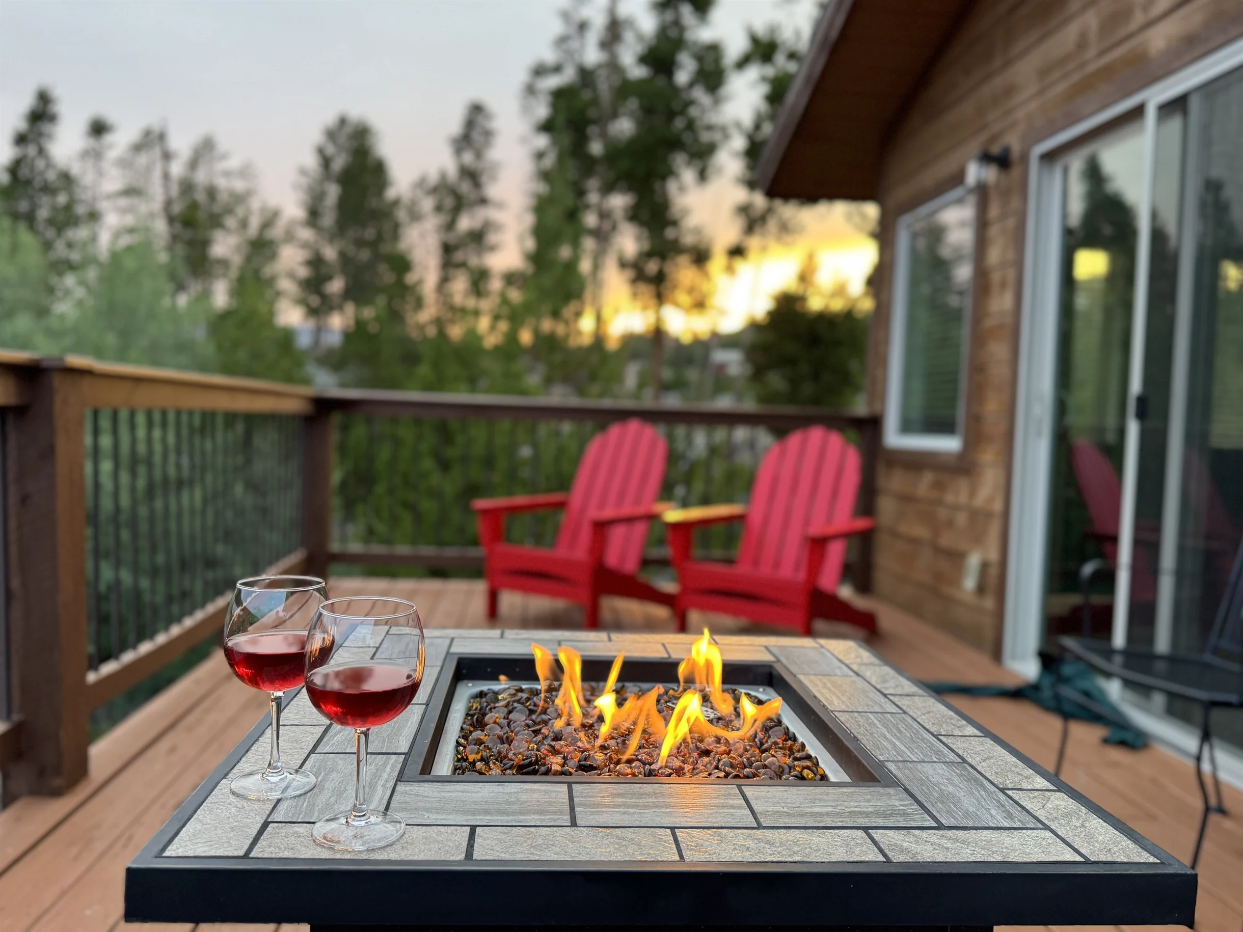 Amazing View! Sauna 1 Block to Downtown 5BR Sleeps16 with 2 King Suites Game Rm #23