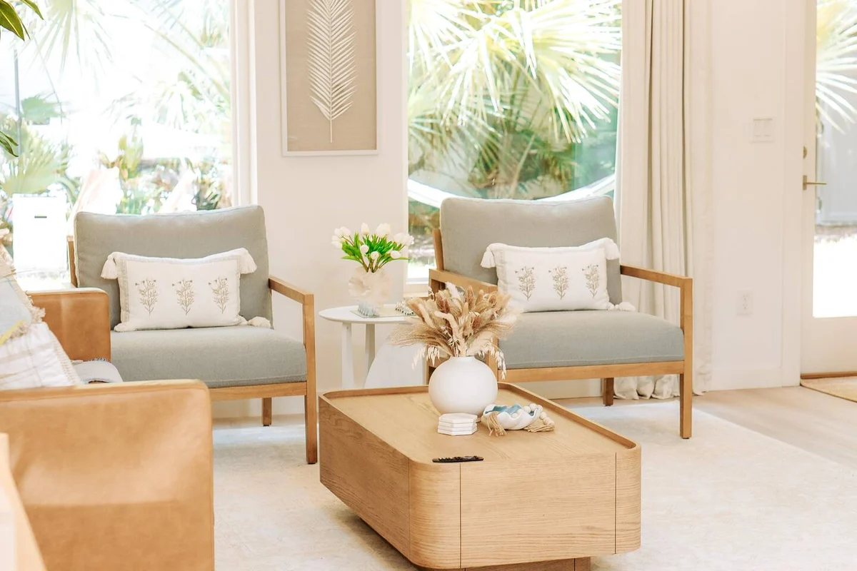 La Costa — A Modern Coastal Retreat with a Putting Green #54