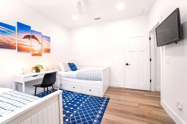 BEDROOM image 1