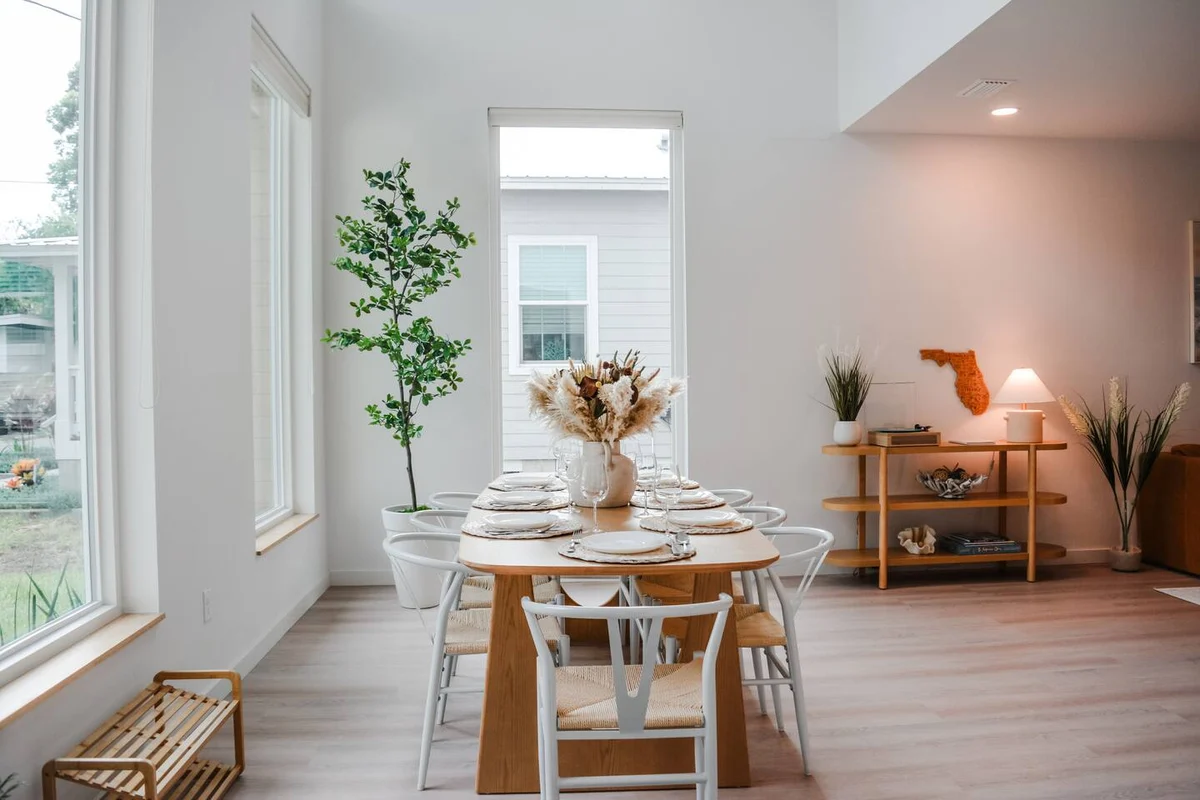 La Costa — A Modern Coastal Retreat with a Putting Green #31