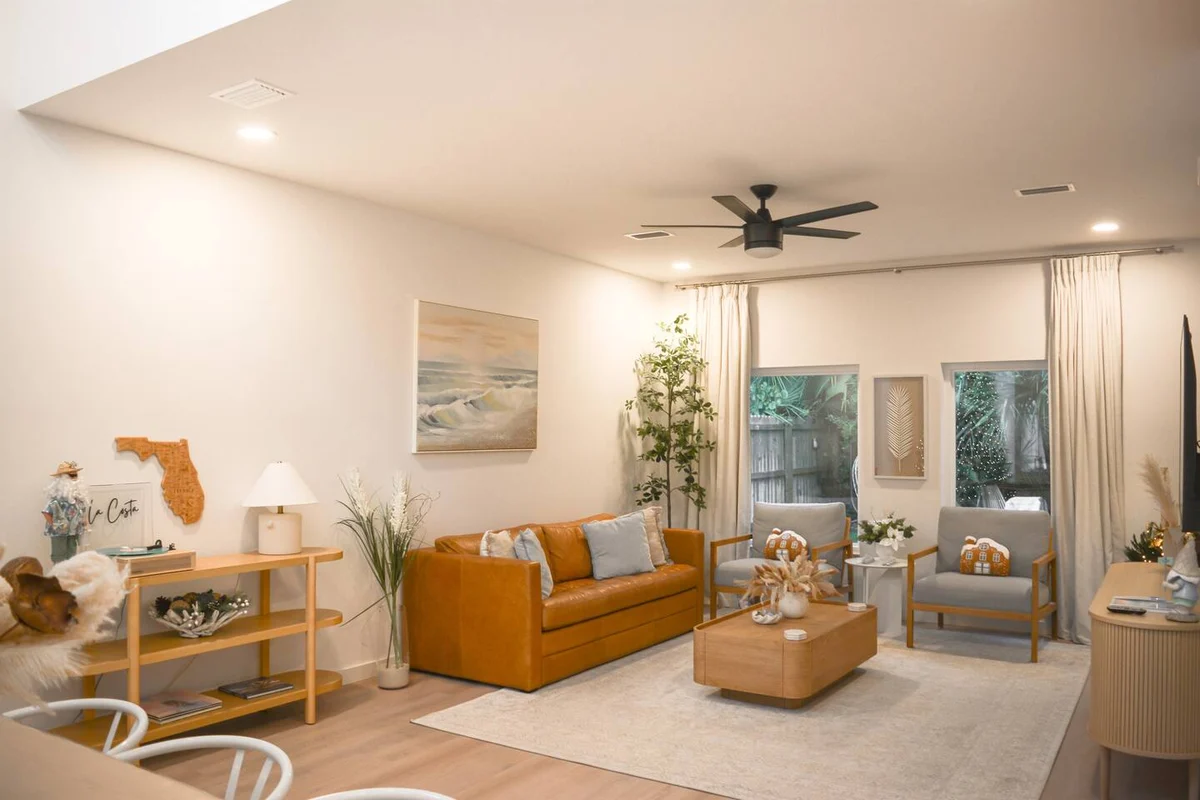 La Costa — A Modern Coastal Retreat with a Putting Green #29