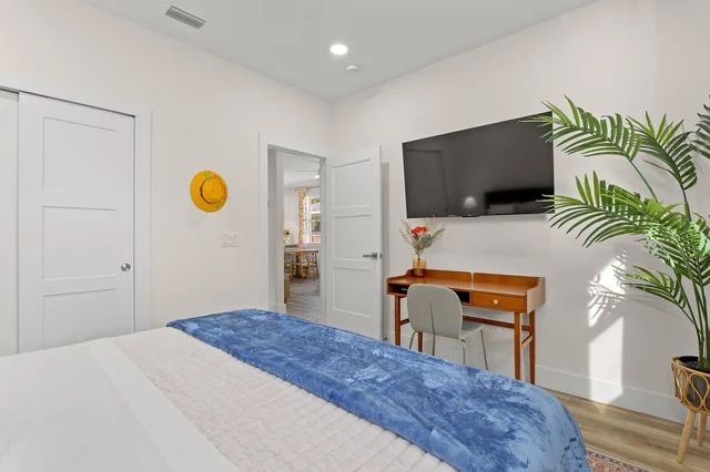 BEDROOM image 1