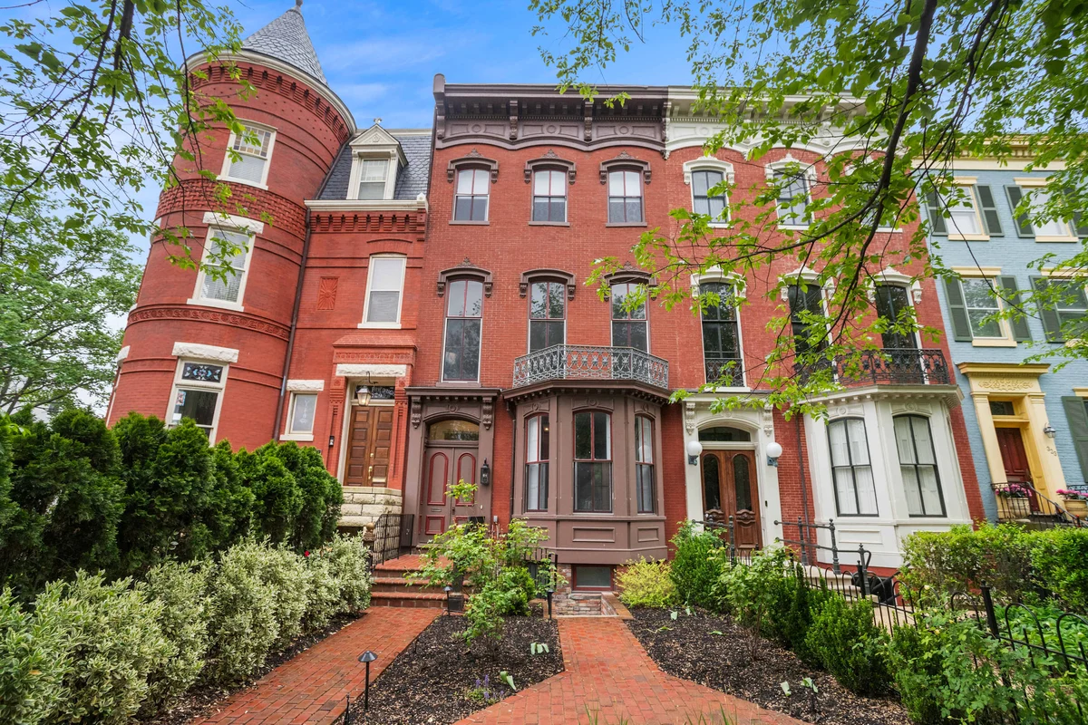 Home in District of Columbia property photo 2