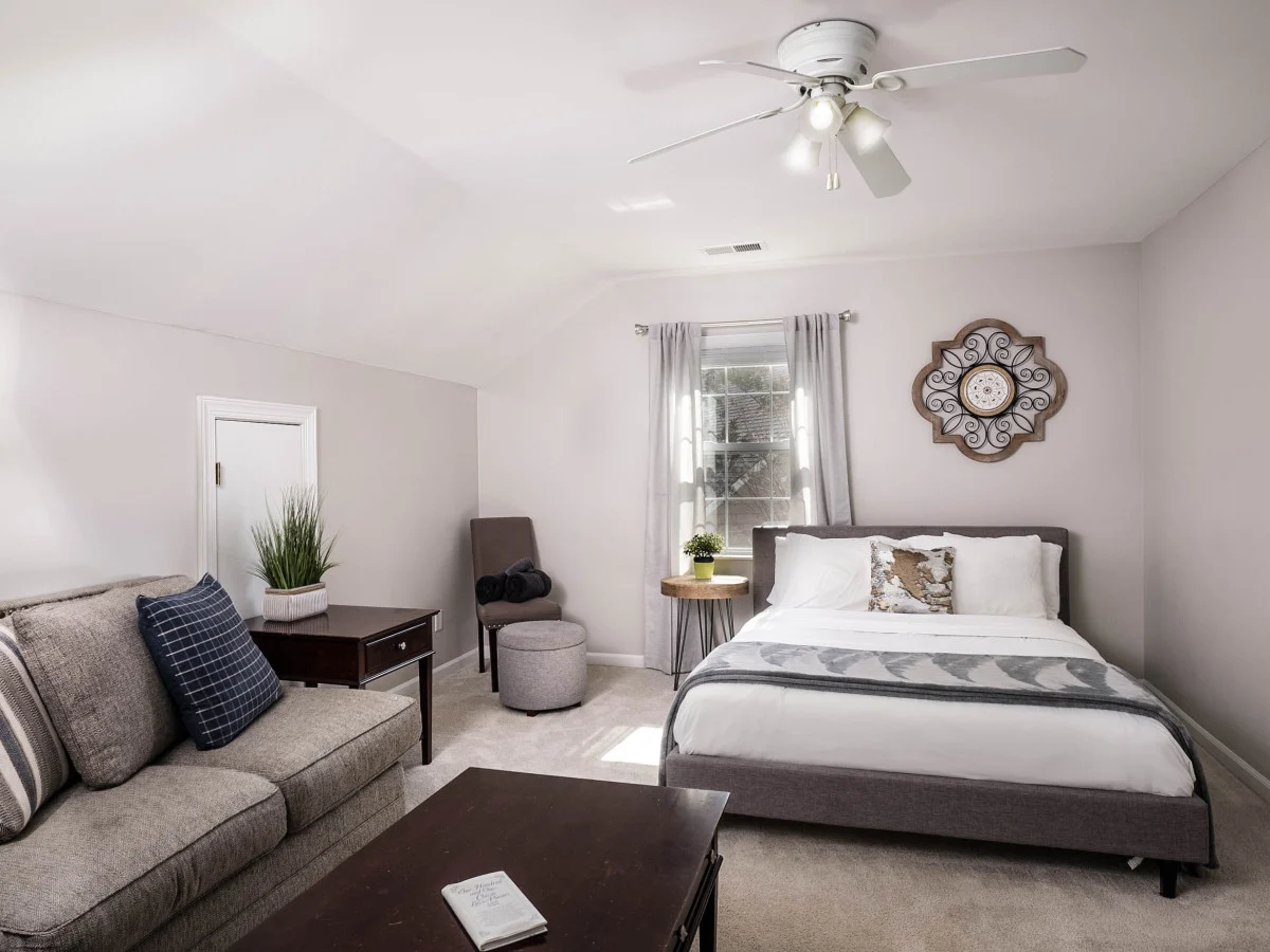 Bedroom 3 image 1