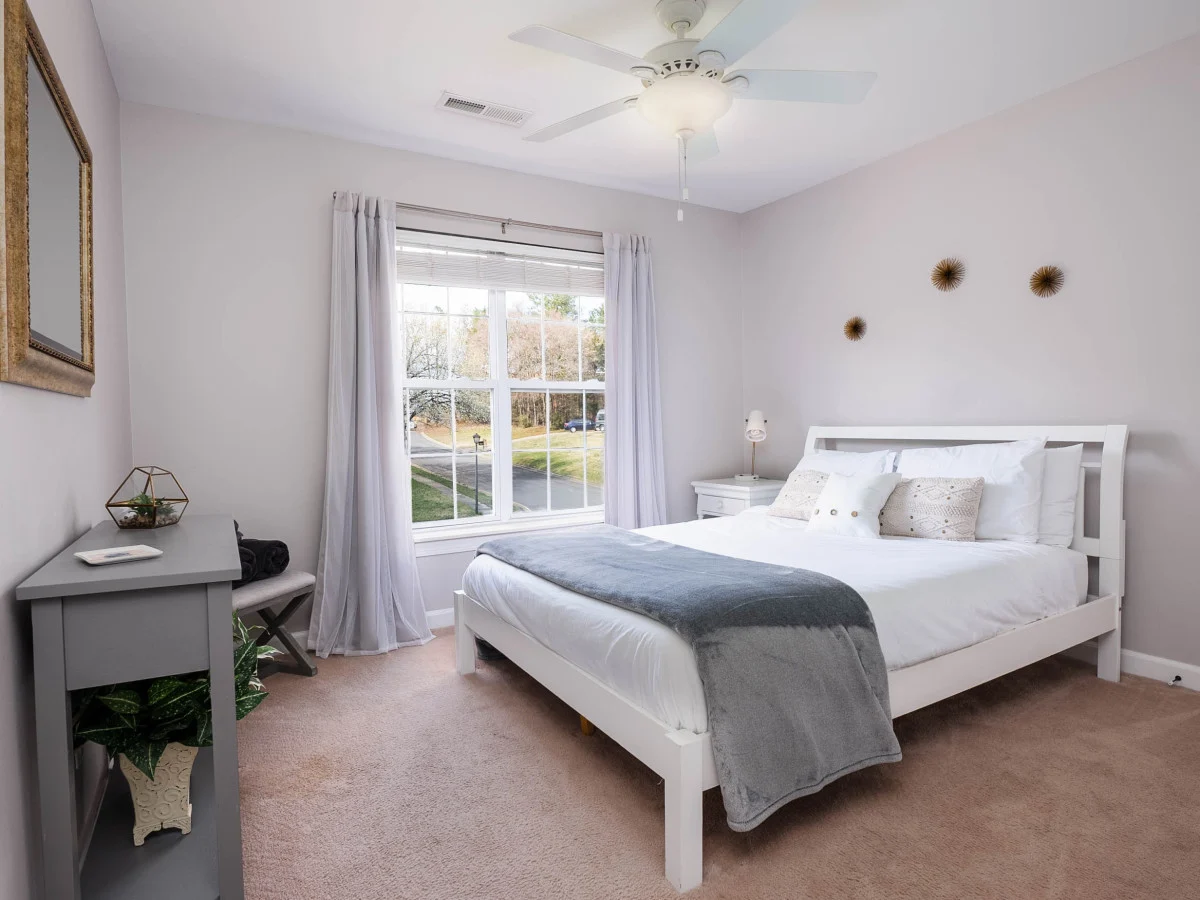 Bedroom 1 image 1