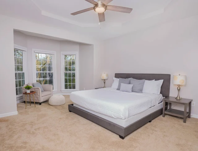 Bedroom 5 image 1