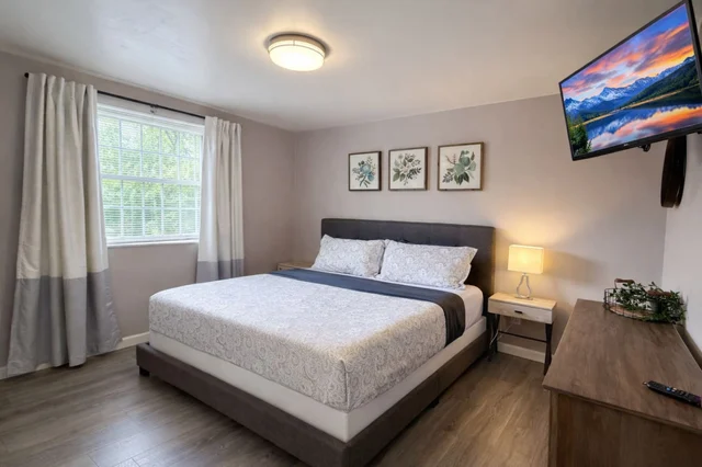 Bedroom 1 image 1