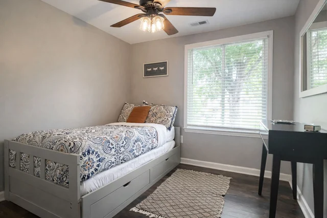 Bedroom 5 image 1