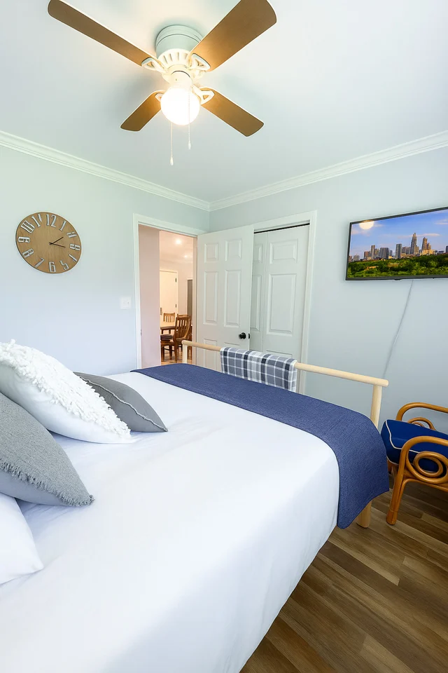 Bedroom 1 image 1