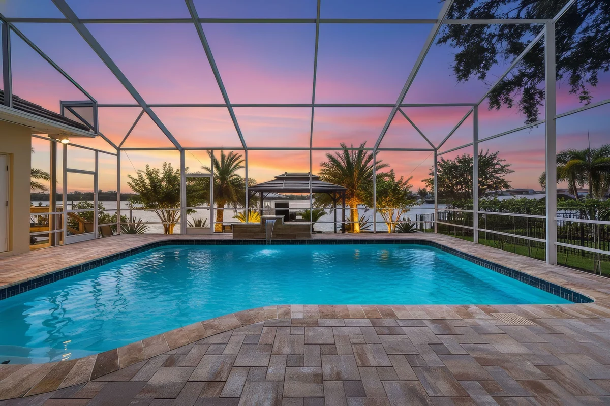 Home in Apollo Beach property photo 3