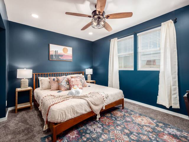 Bedroom 2 image 1
