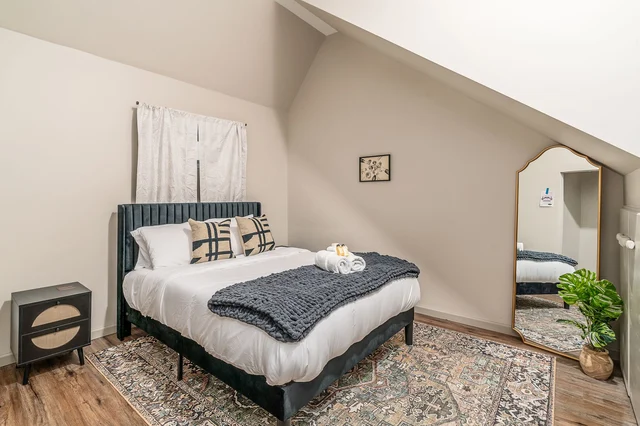 Bedroom 3 image 1