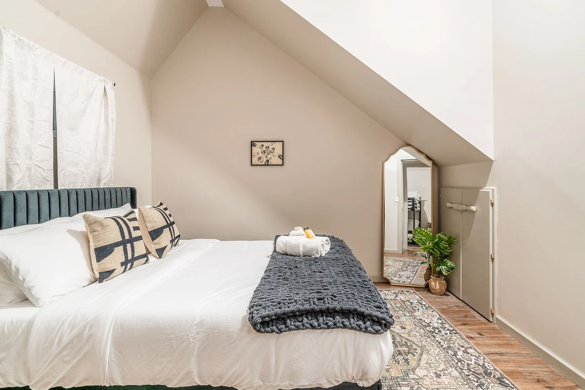Bedroom 1 image 1
