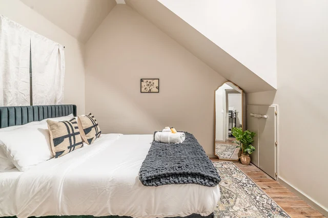 Bedroom 1 image 1