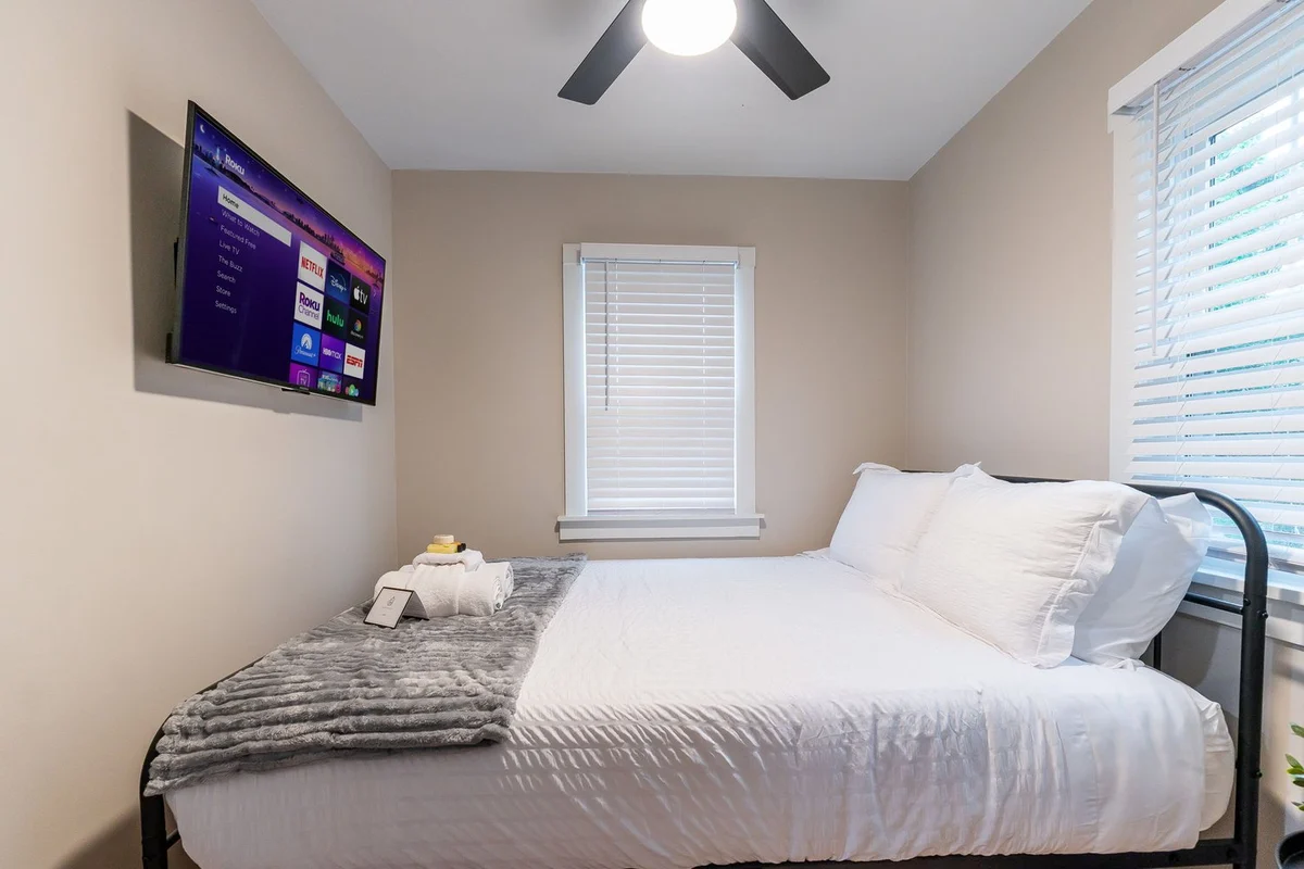 Bedroom 3 image 1