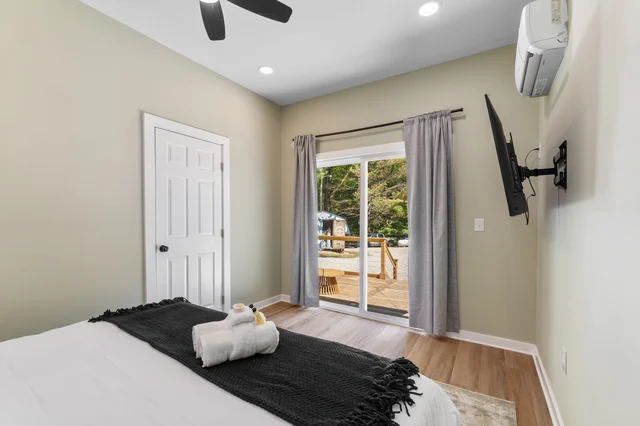 Bedroom 3 image 1