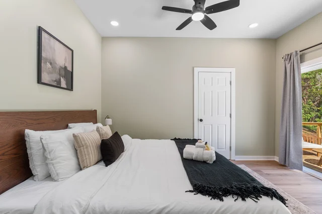 Bedroom 1 image 1