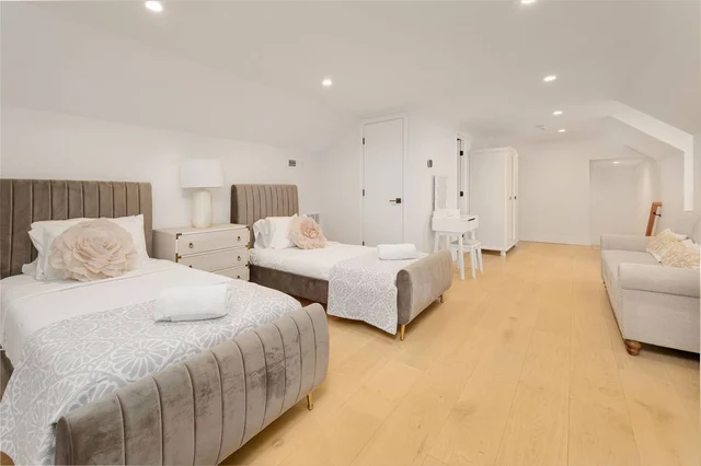 BEDROOM image 1