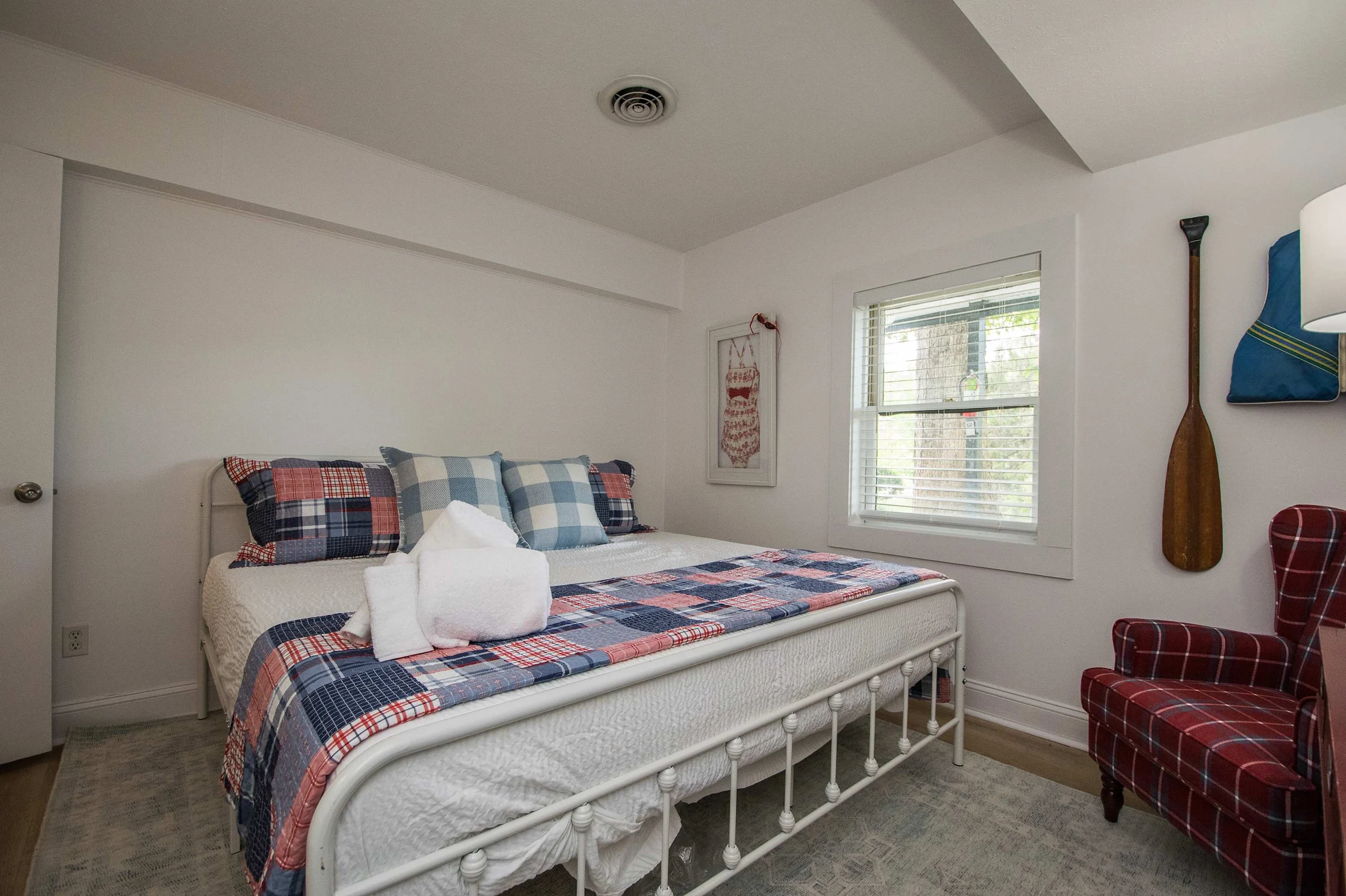 Condo in Flat Rock property photo 4