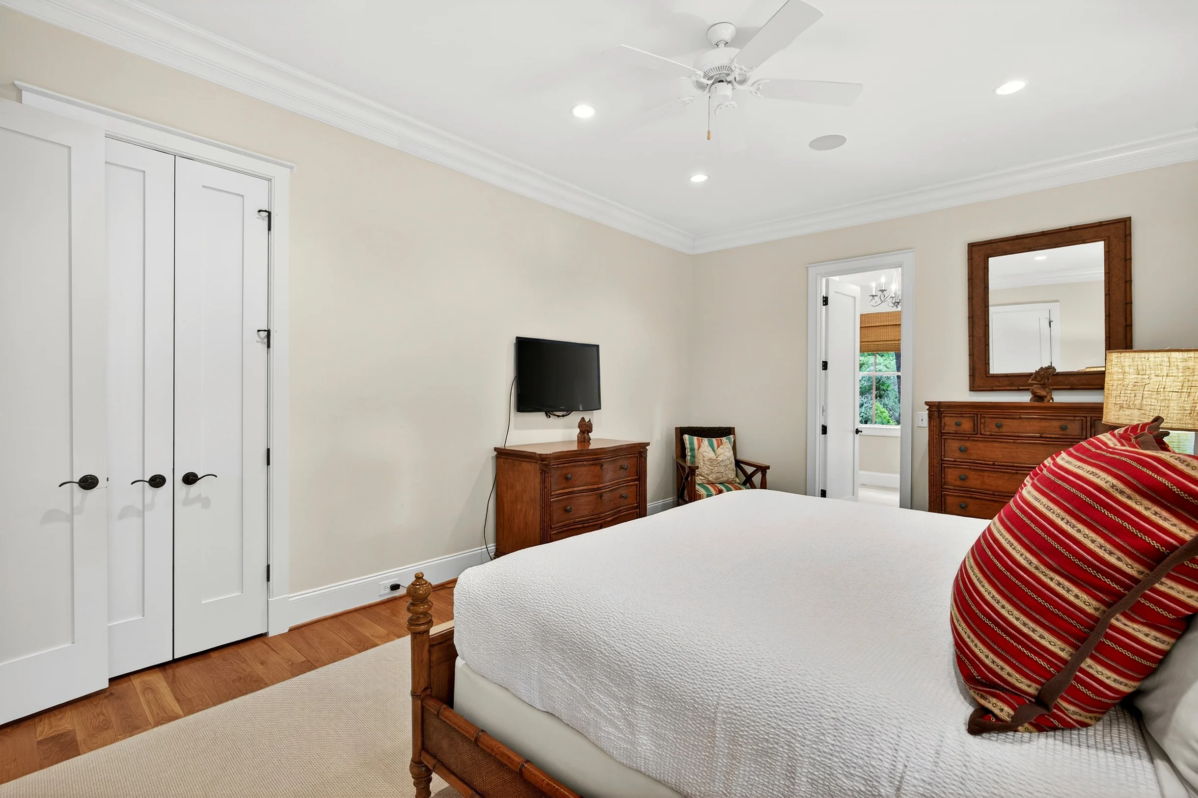 BERK37: 37 Berkshire Hall #105