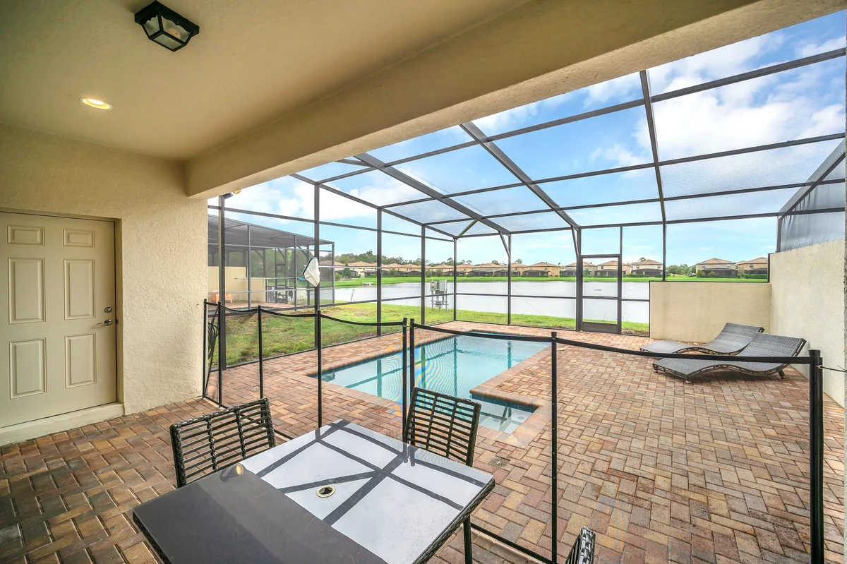 Townhome in Kissimmee property photo 4