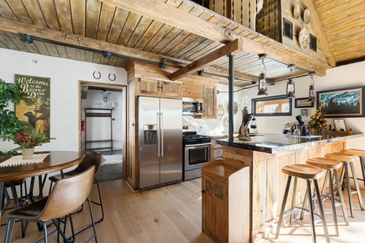 Dream Catcher| Modern Rustic, Hot Tub & EV #109