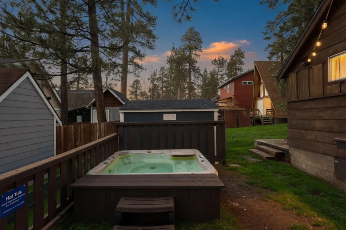 Dream Catcher| Modern Rustic, Hot Tub & EV #120