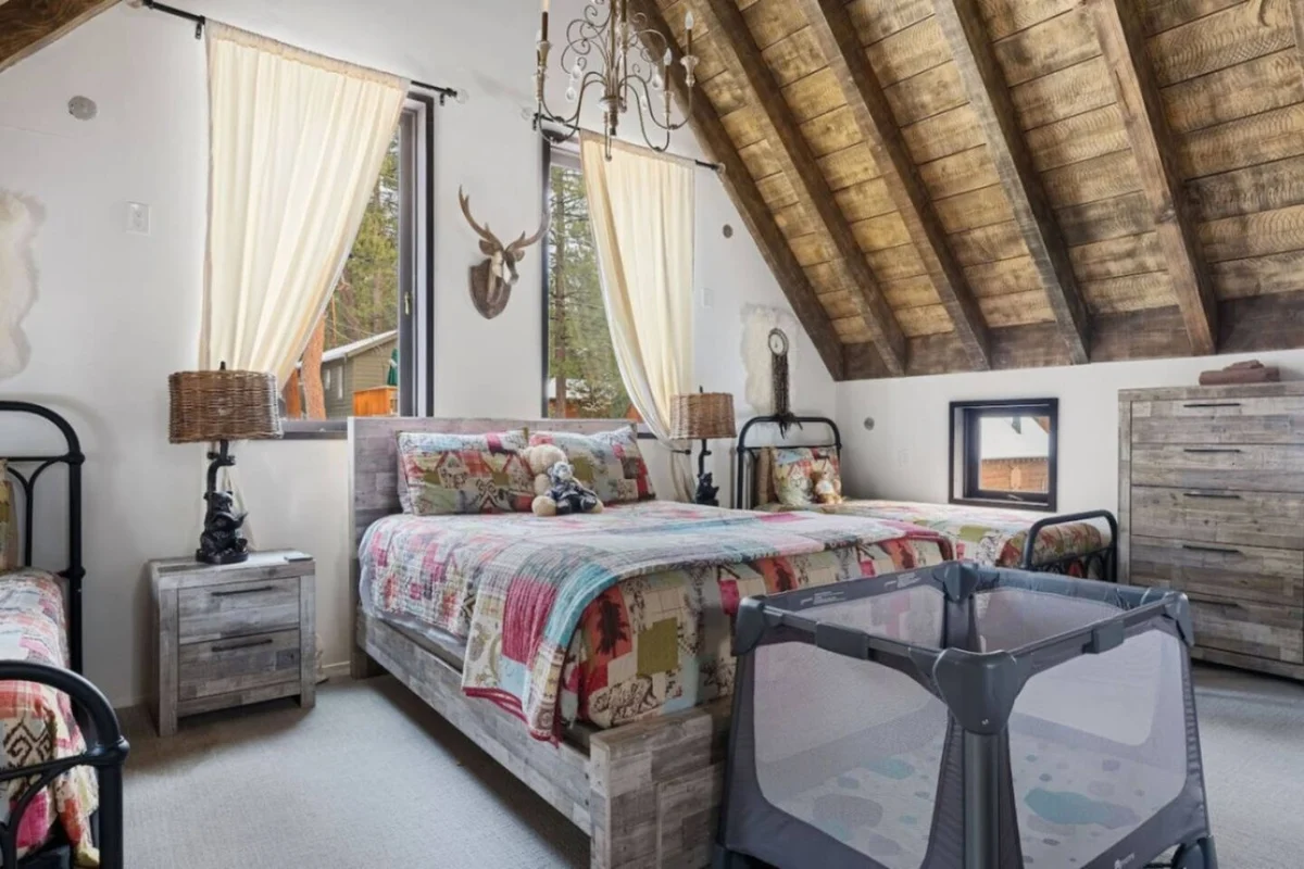 Dream Catcher| Modern Rustic, Hot Tub & EV #130