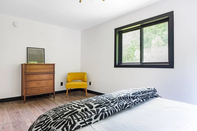 BEDROOM image 1