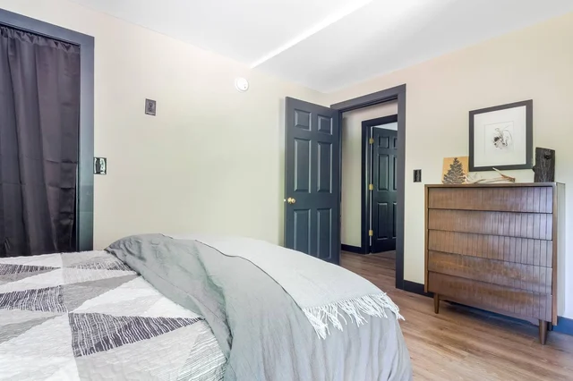 BEDROOM image 1