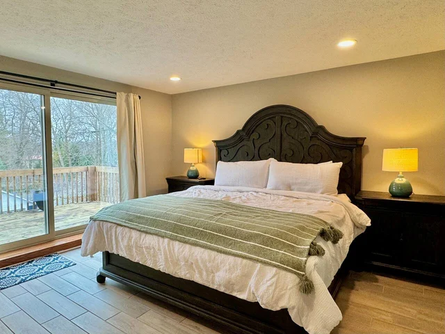 BEDROOM image 1