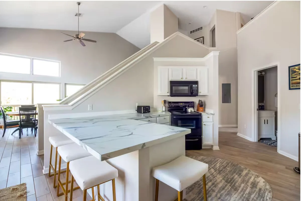 2 Luxe Lofts, 1 Perfect Stay, Downtown Douglas property photo 4
