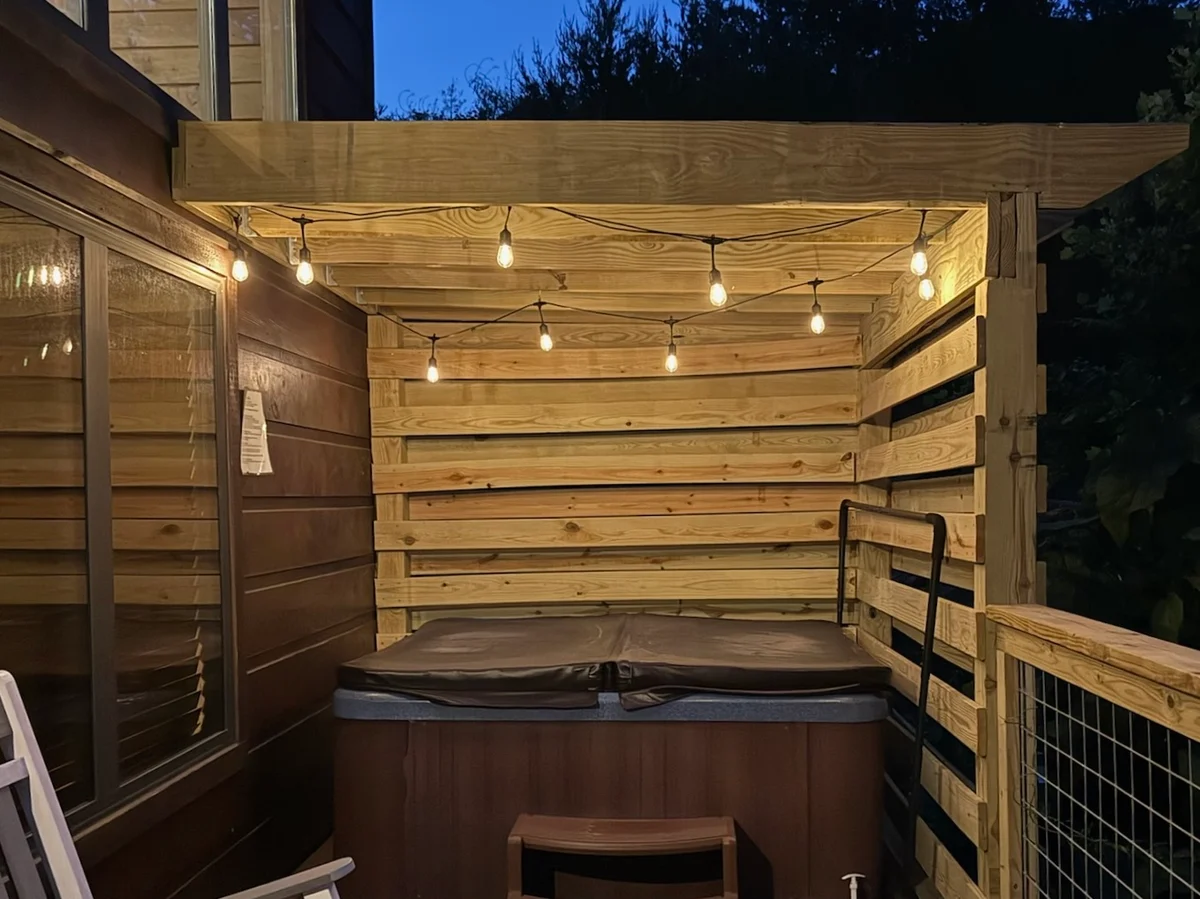 Sleeps 8, 5min to Dollywood 1 mi to PKWY King Bed Game Room/Hot Tub #48