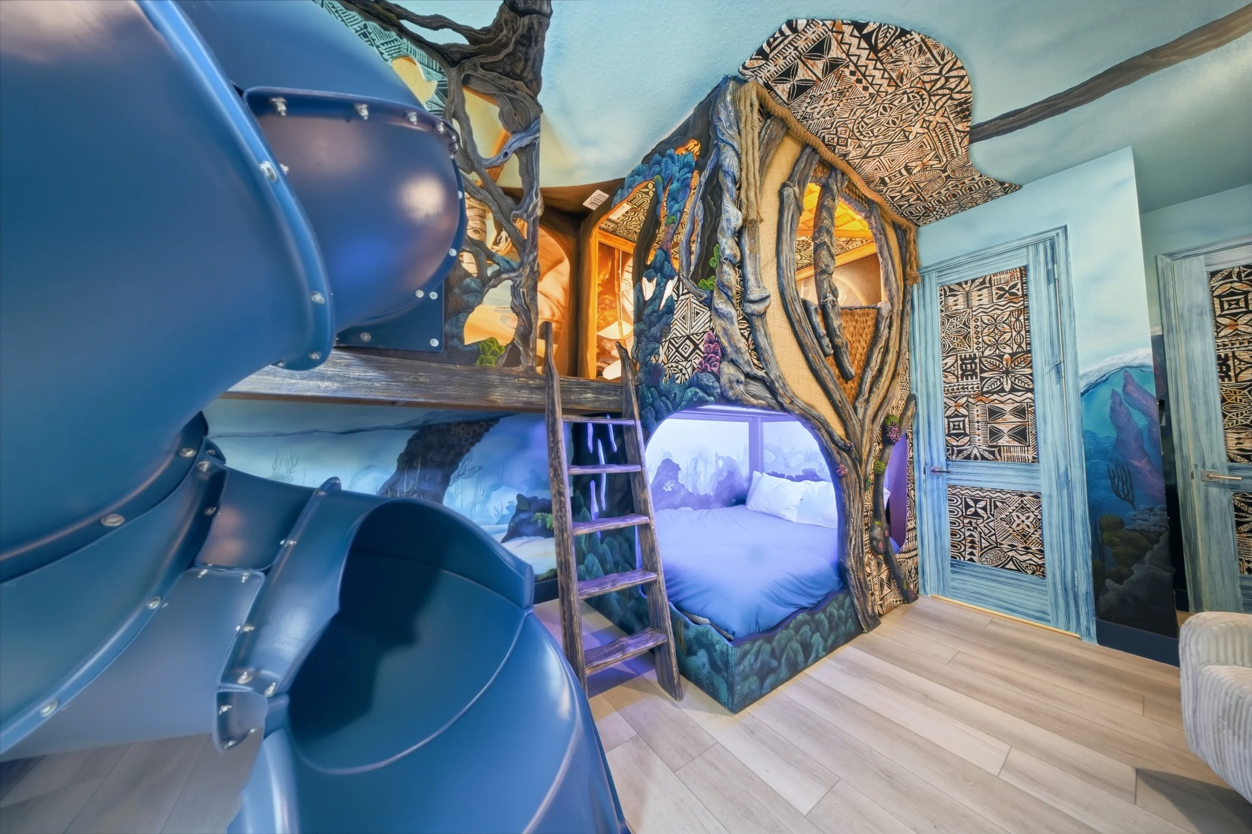 BD010E - The Magnificent Bear's Den Mansion #156