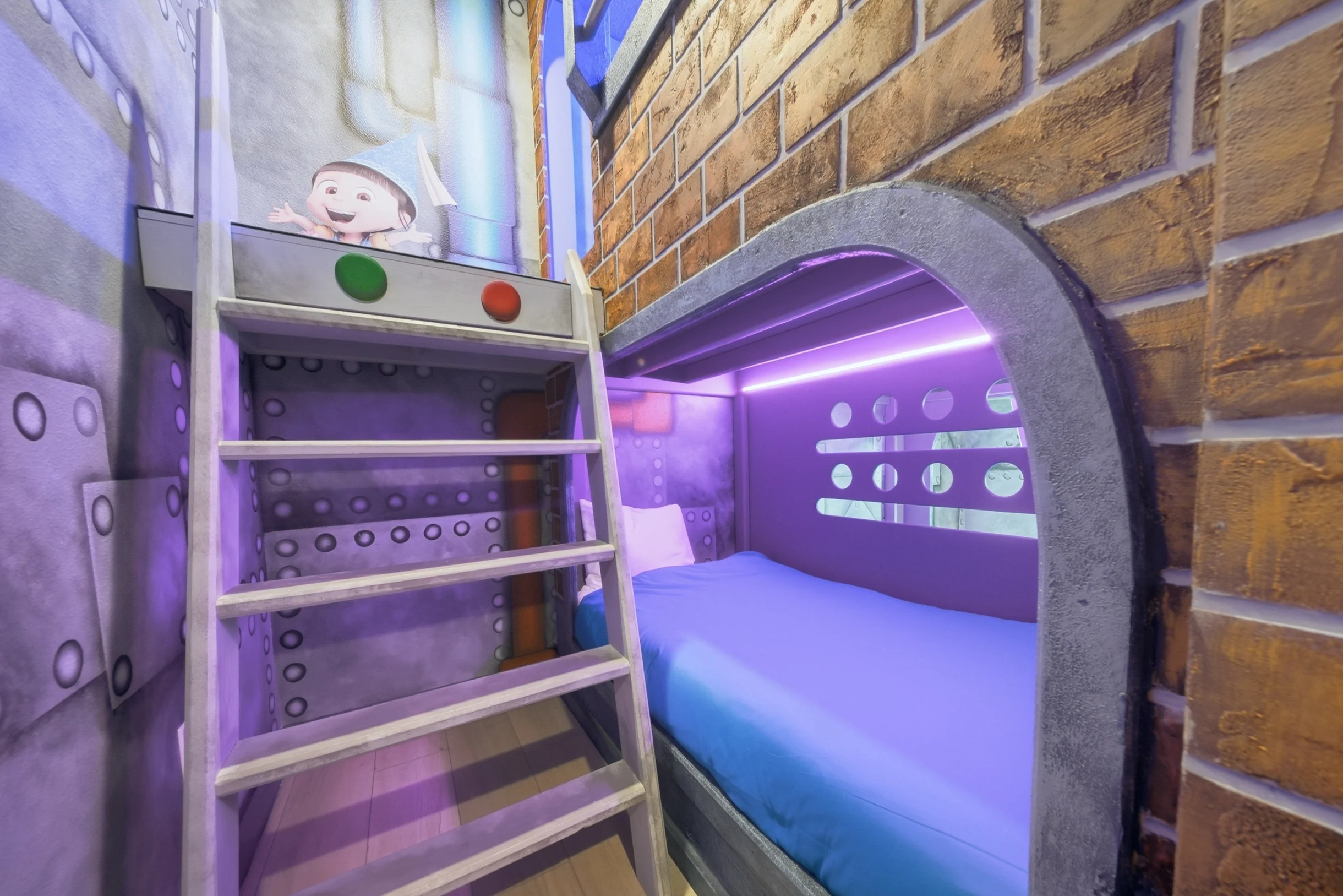 BD010E - The Magnificent Bear's Den Mansion #187